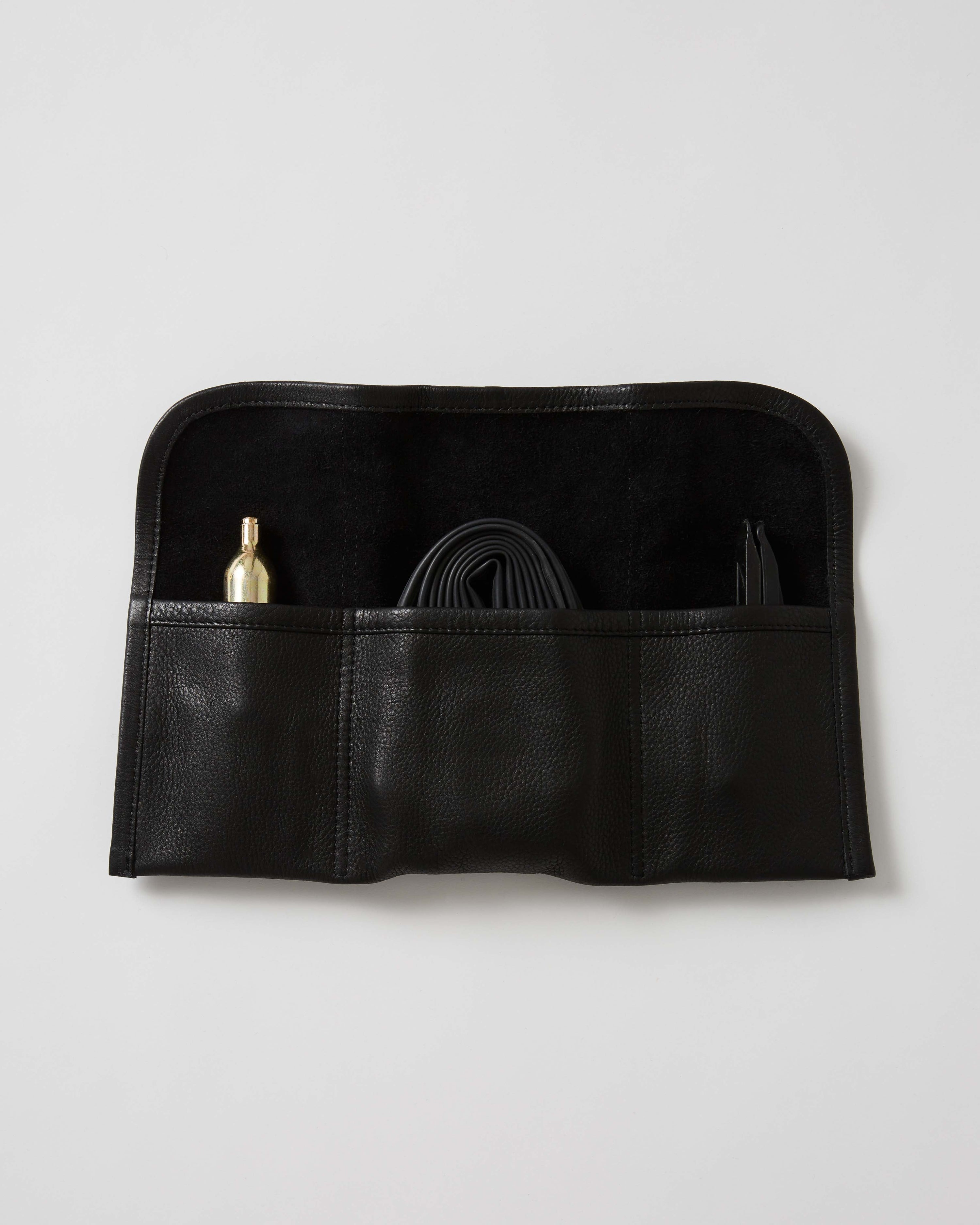 FINGERSCROSSED Leather Tool Roll buckle